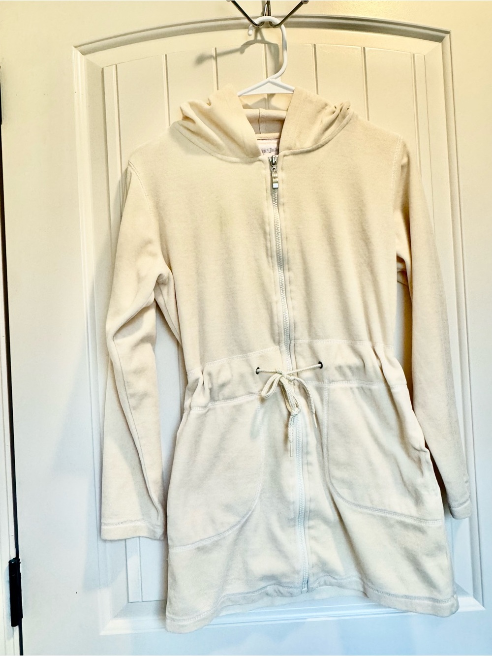Romeo & Juliet Couture Cream Full-Zip Hooded Drawstring Jacket